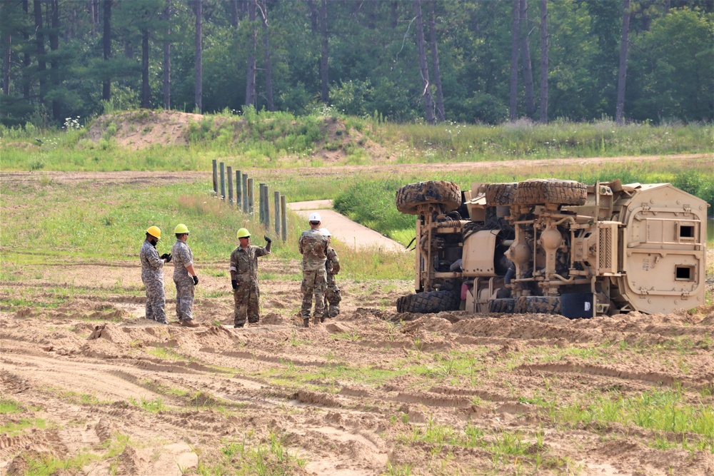 RTS-Maintenance course trains Soldiers on vehicle recovery at Fort McCoy