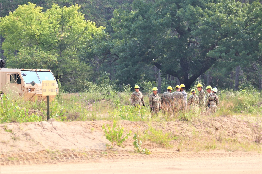 RTS-Maintenance course trains Soldiers on vehicle recovery at Fort McCoy