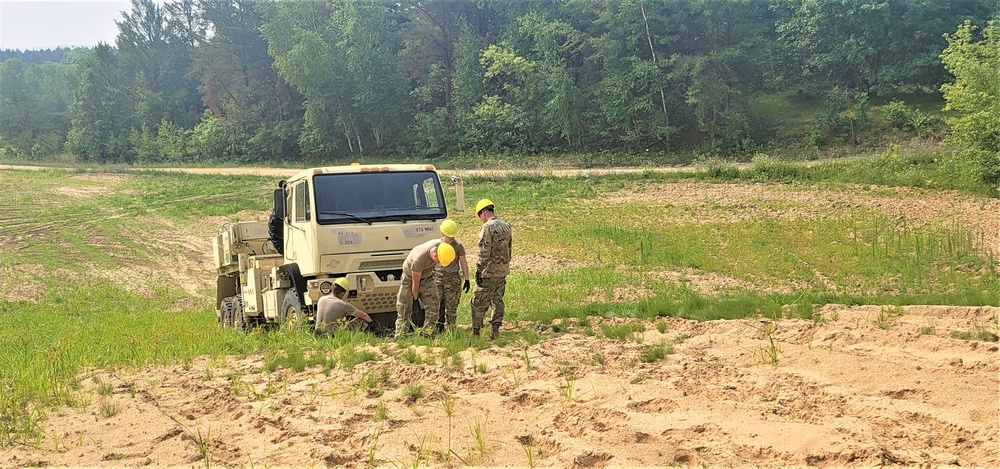 RTS-Maintenance course trains Soldiers on vehicle recovery at Fort McCoy