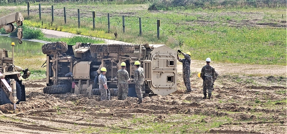 RTS-Maintenance course trains Soldiers on vehicle recovery at Fort McCoy