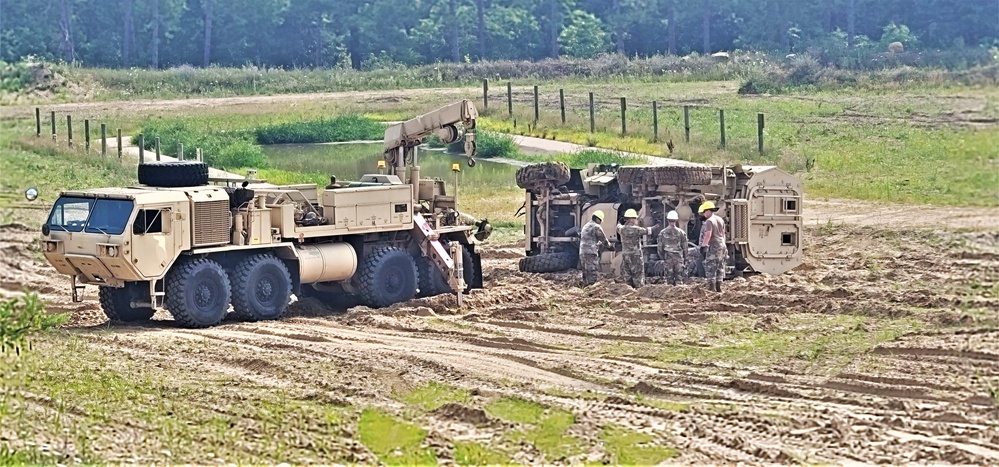 RTS-Maintenance course trains Soldiers on vehicle recovery at Fort McCoy