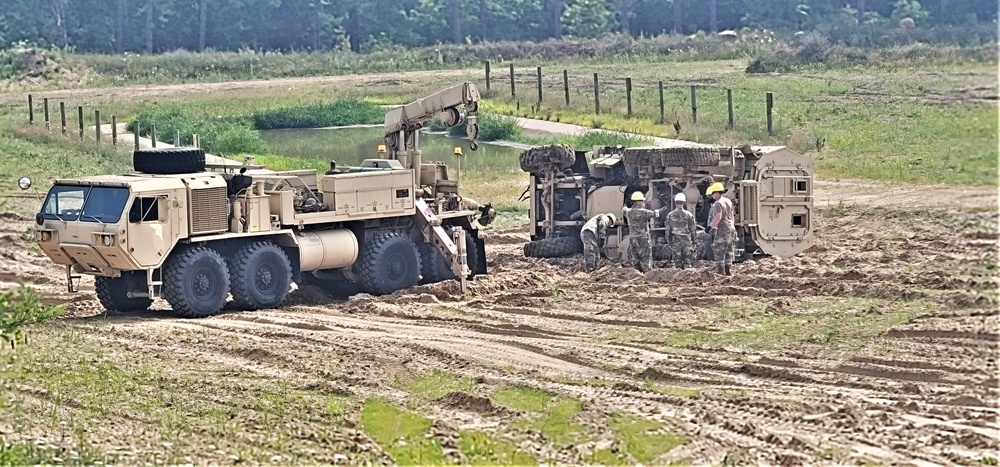 RTS-Maintenance course trains Soldiers on vehicle recovery at Fort McCoy