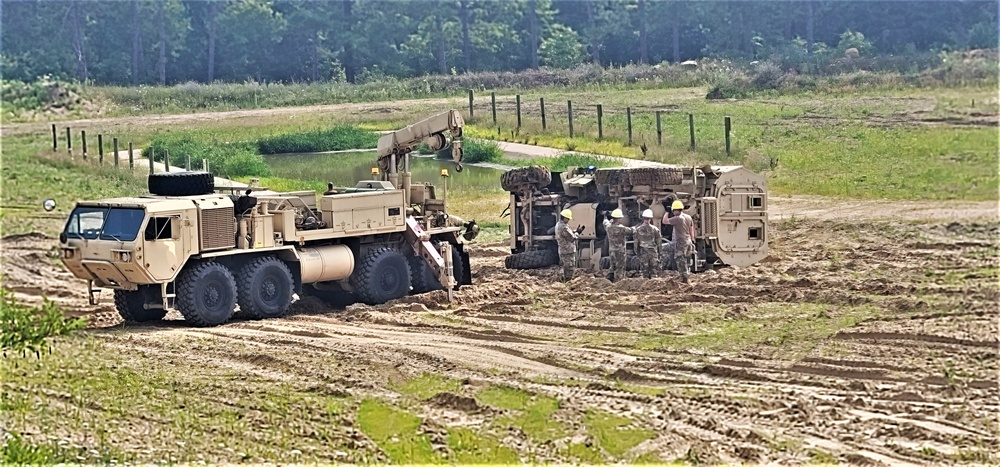 RTS-Maintenance course trains Soldiers on vehicle recovery at Fort McCoy