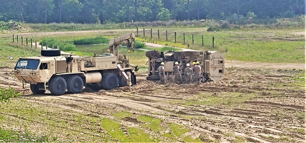 RTS-Maintenance course trains Soldiers on vehicle recovery at Fort McCoy