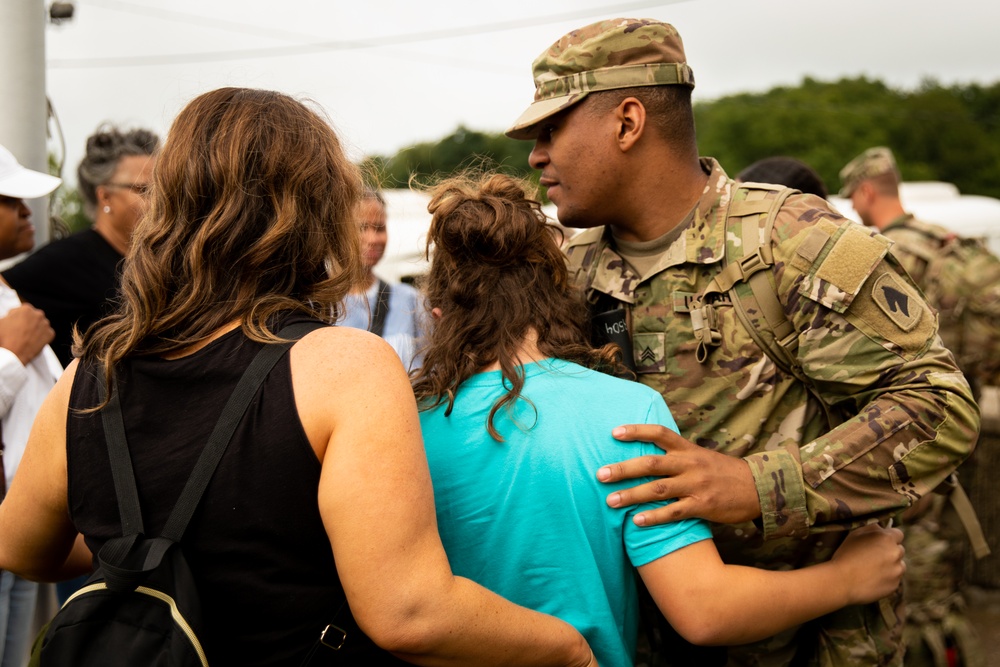 Kentucky National Guard field artillery departs for deployment