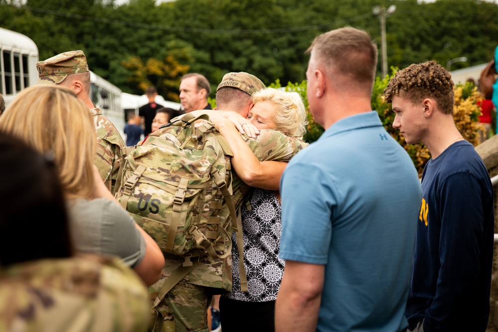 Kentucky National Guard field artillery departs for deployment