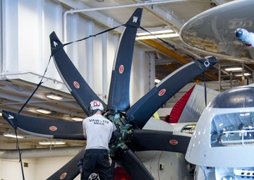 USS Carl Vinson (CVN 70) Conducts Routine Operations