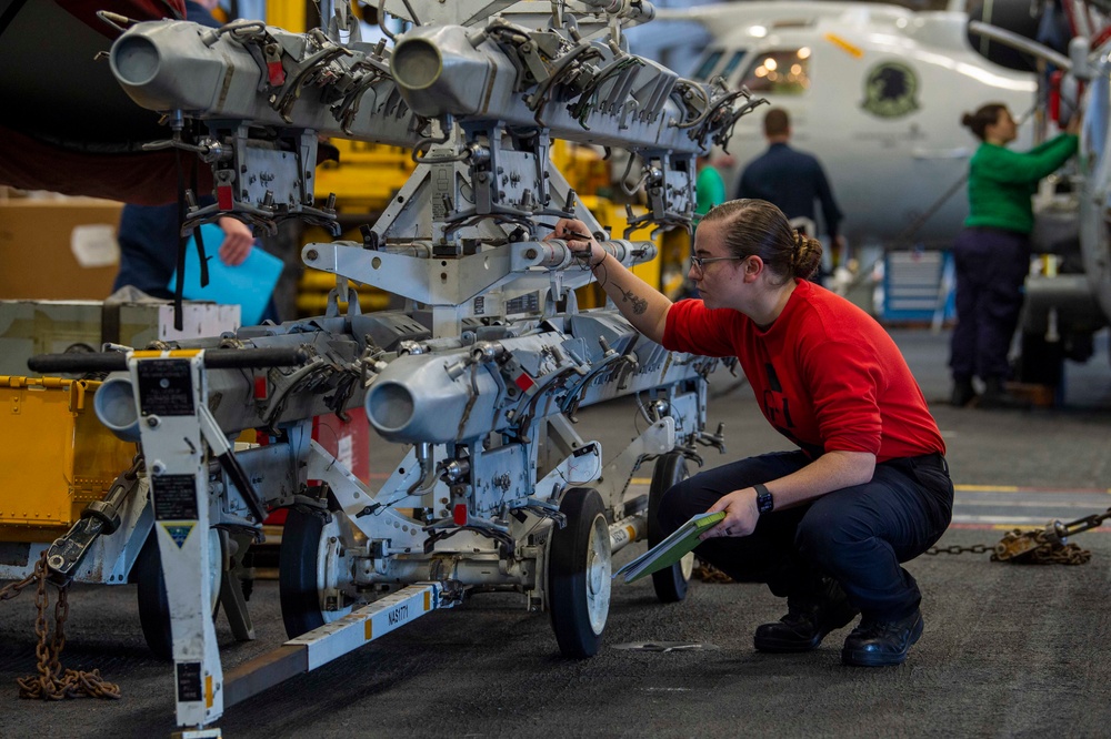 USS Carl Vinson (CVN 70) Conducts Routine Operations