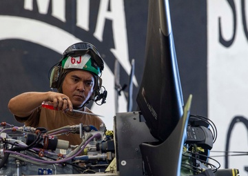 USS Carl Vinson (CVN 70) Conducts Routine Operations