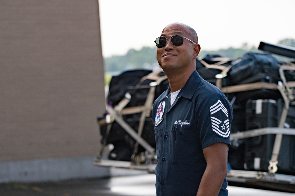 Thunderbirds return to New York airshow