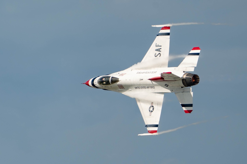 DVIDS - Images - U.S. Air Force Thunderbirds Conduct New York, New