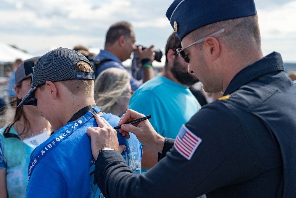 Thunderbirds return to New York airshow