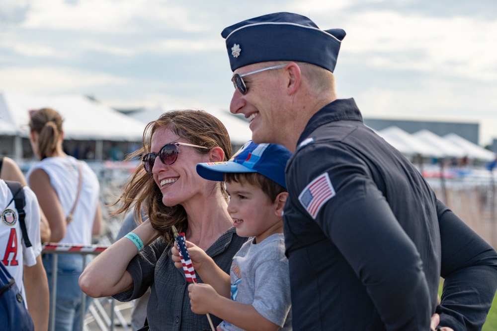 Thunderbirds return to New York airshow