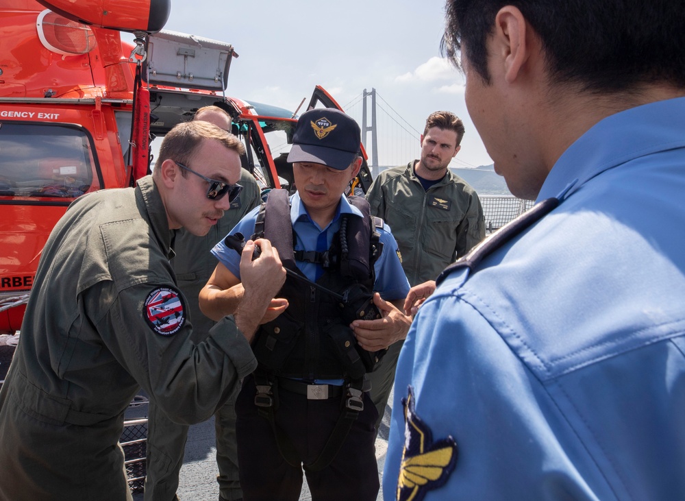 US and Korea Coast Guard Sailors Visit Each Other’s Ships