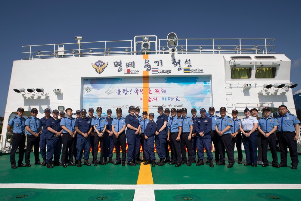 US and Korea Coast Guard Sailors Visit Each Other’s Ships