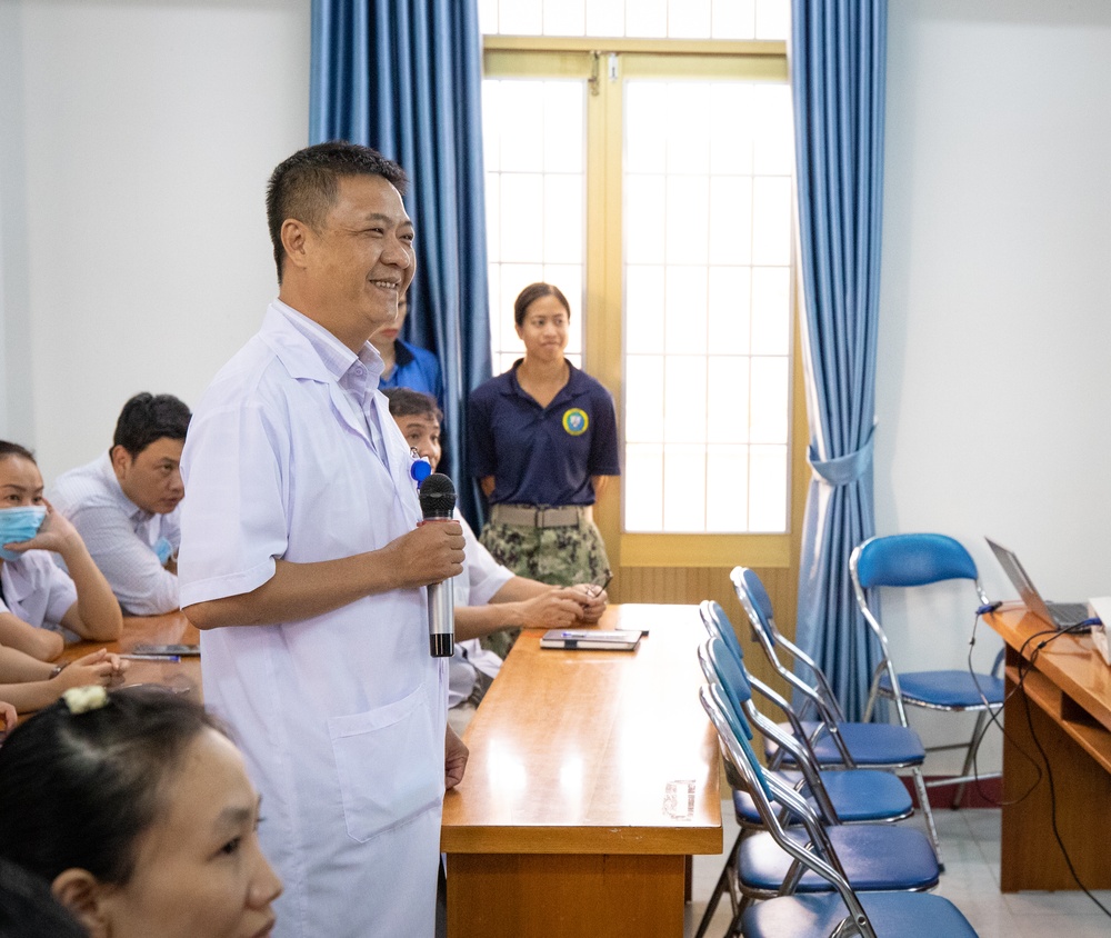 Pacific Partnership 2023: Medical Team, Phu Yen Traditional Medicine Hospital Train Together