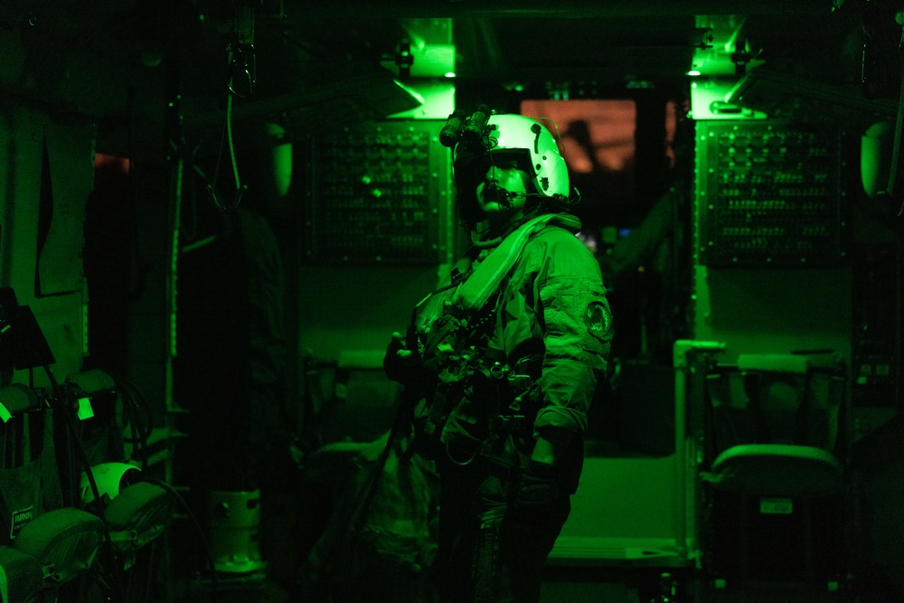 DVIDS - Images - HMH-461 conducts a night flight during Large 