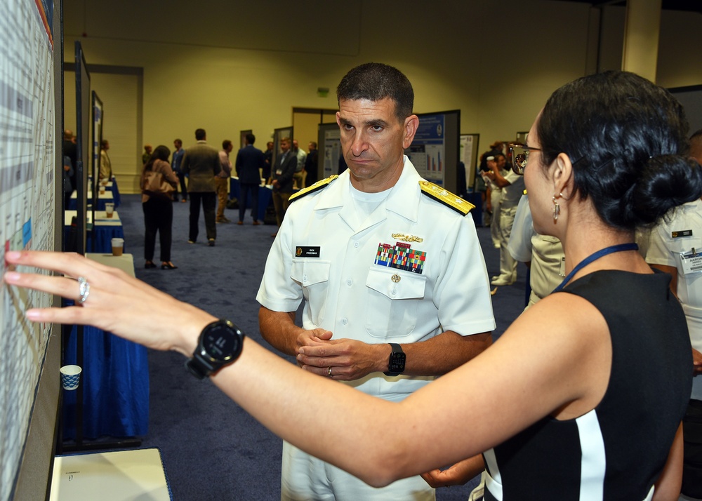 Navy Deputy Surgeon General visits with NAMRU San Antonio Researchers at MHSRS 2023