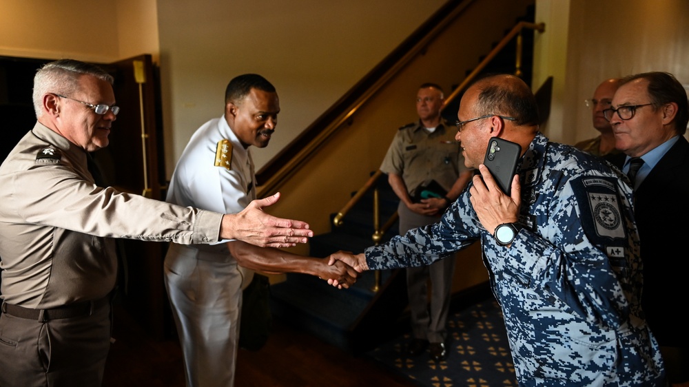 VADM Holsey USSOUTHCOM Military Deputy Commander Visits the IADC