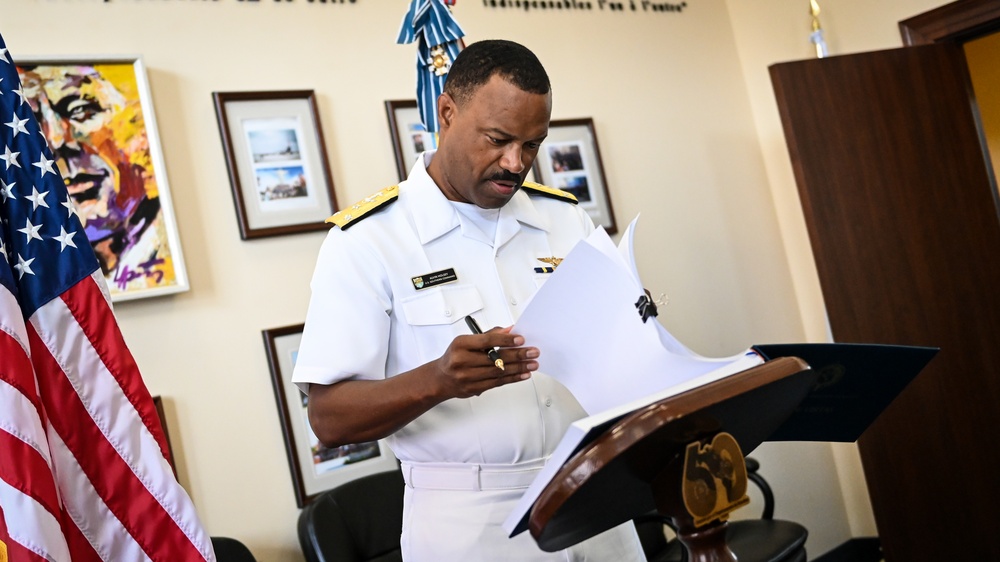 VADM Holsey USSOUTHCOM Military Deputy Commander Visits the IADC