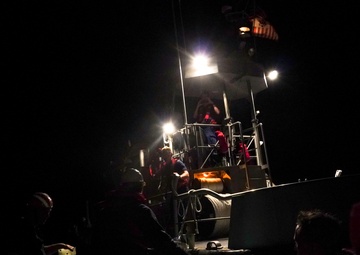 USS Porter Rescues Divers