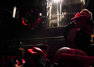 USS Porter Rescues Divers