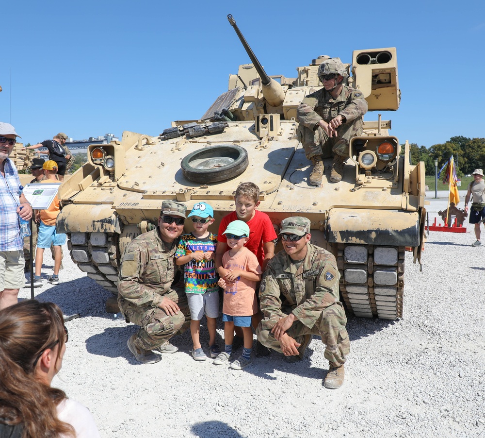 U.S. Army Soldiers honor Polish Armed Forces Day