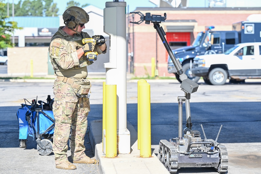 775th EOD Flight trains alongside off-base emergency responders