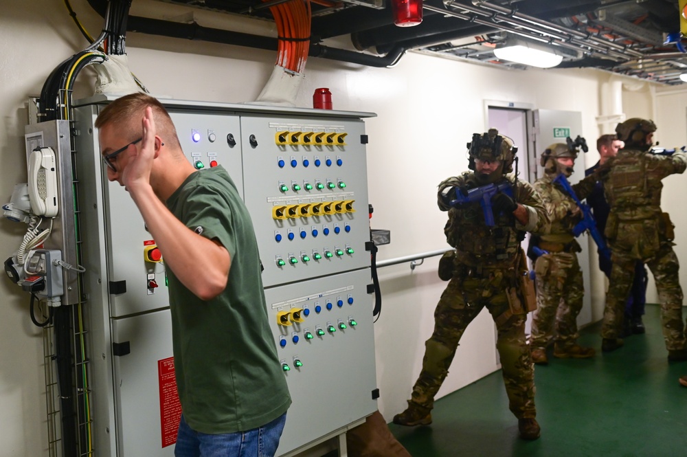 U.S. Coast Guard conducts boarding exercise with French navy for Op Nanook