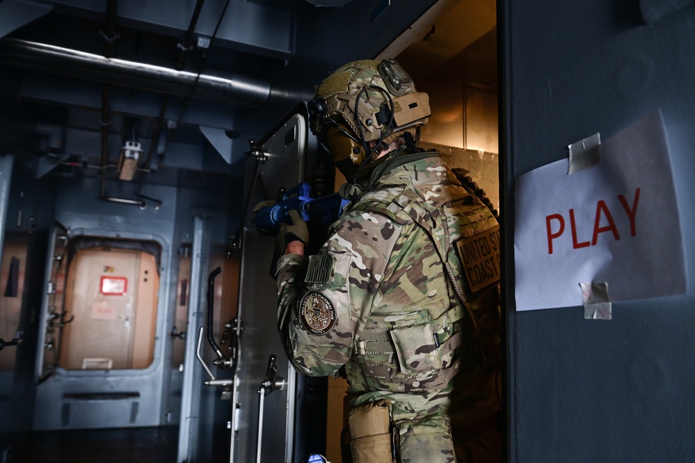 U.S. Coast Guard conducts boarding exercise with French navy for Op Nanook