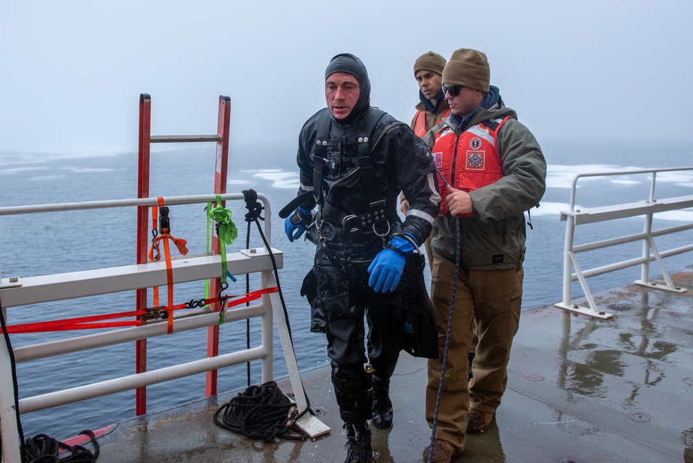 U.S. Coast Guard Cutter Healy conducts science missions in Beaufort Sea