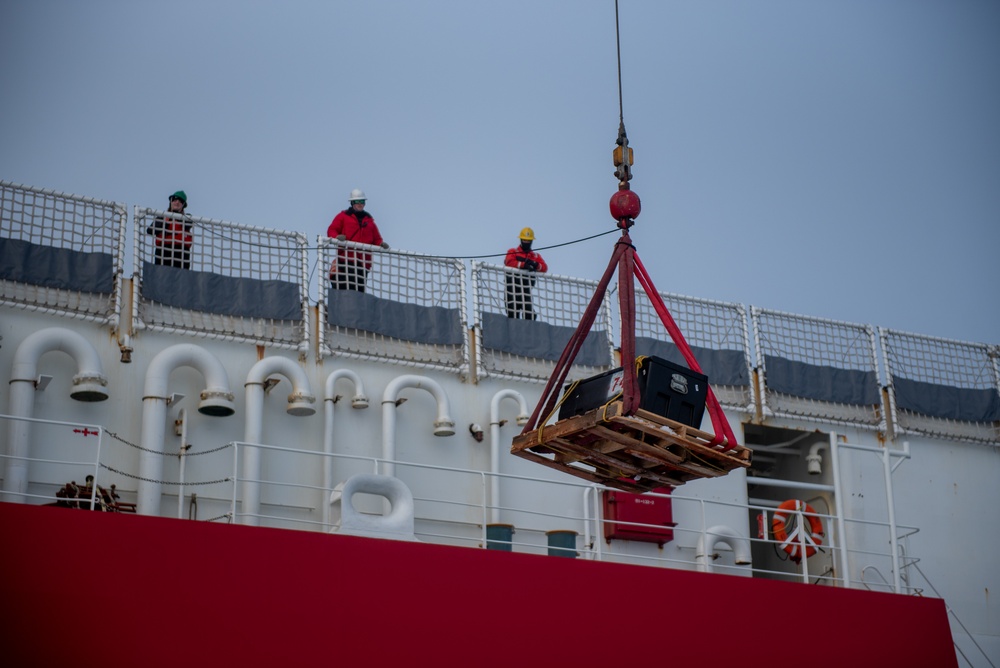 U.S. Coast Guard Cutter Healy conducts science mission in Beaufort Sea