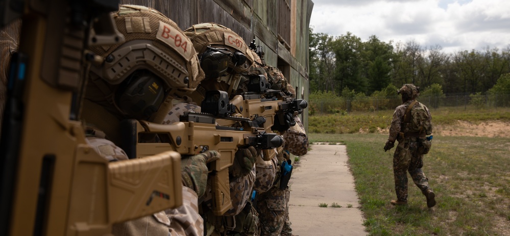 Latvian Special Forces Train Clearing Buildings During Nothern Strike 2023