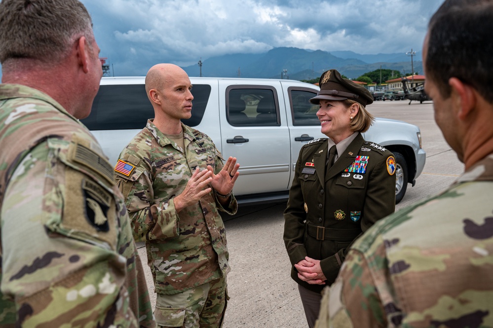 SOUTHCOM commander visits CENTAM