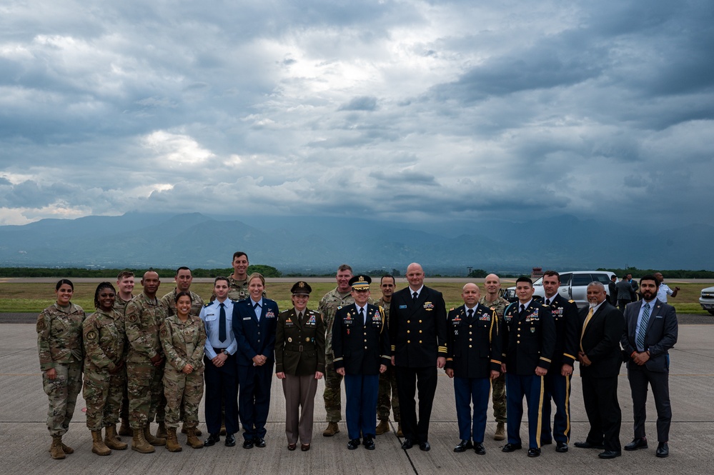 SOUTHCOM commander visits CENTAM