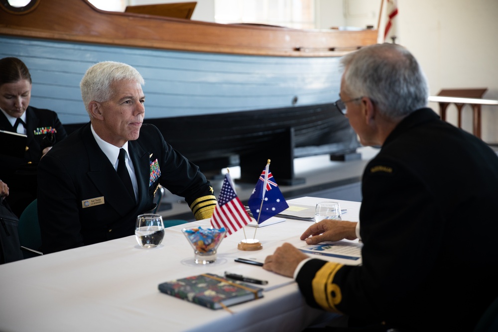 Commander, U.S. 7th Fleet and Commander, Australian Fleet conduct a bilateral discussion