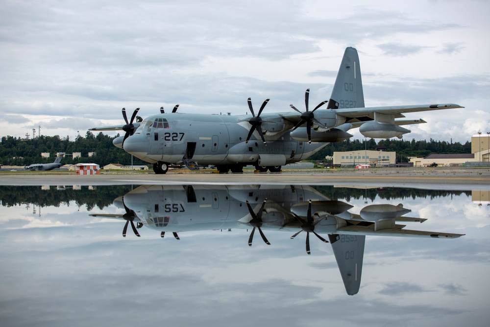 Evergreen 2023: The Sumos Refuel U.S. Air Force helicopters