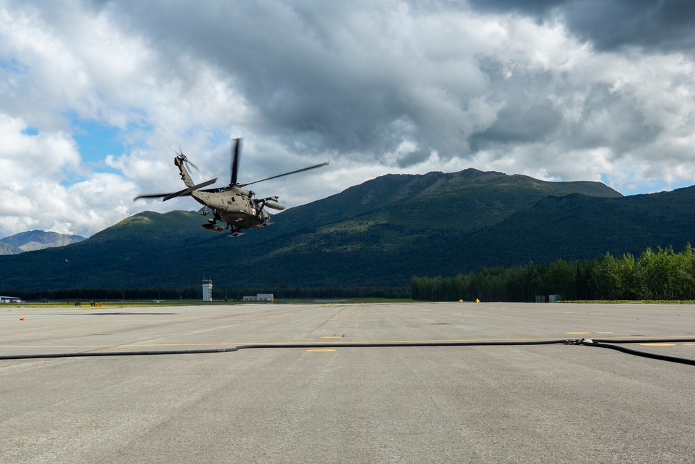 Hercs deliver fuel to the Alaska Army National Guard