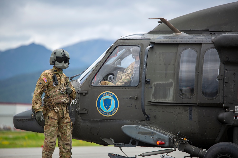 Aerial Support Masters: VMGR-152 Refuels UH-60 Black Hawk helicopters