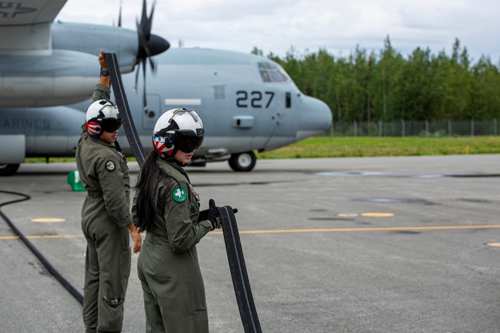 Aerial Support Masters: VMGR-152 Refuels UH-60 Black Hawk helicopters