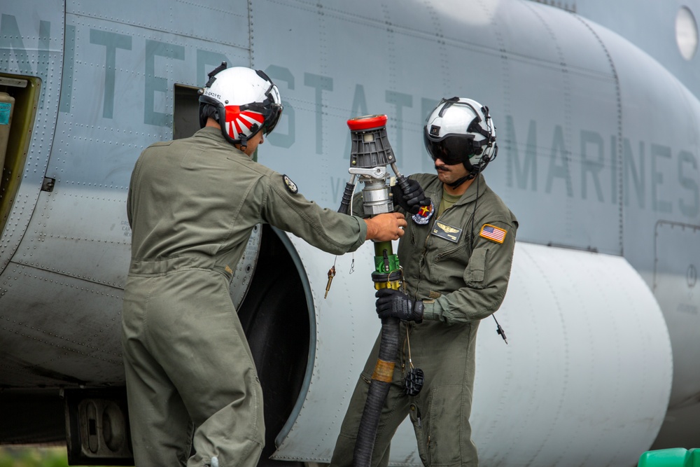 Aerial Support Masters: VMGR-152 Refuels UH-60 Black Hawk helicopters