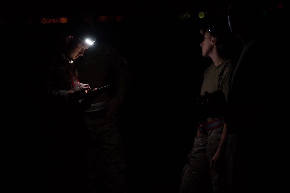 125th EFGS conducts hot pit refueling