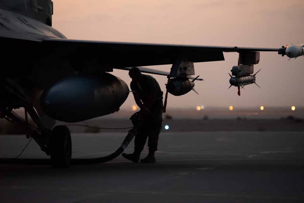 125th EFGS conducts hot pit refueling