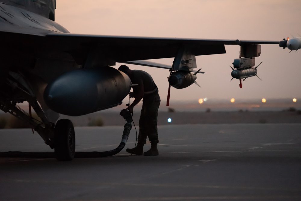 125th EFGS conducts hot pit refueling