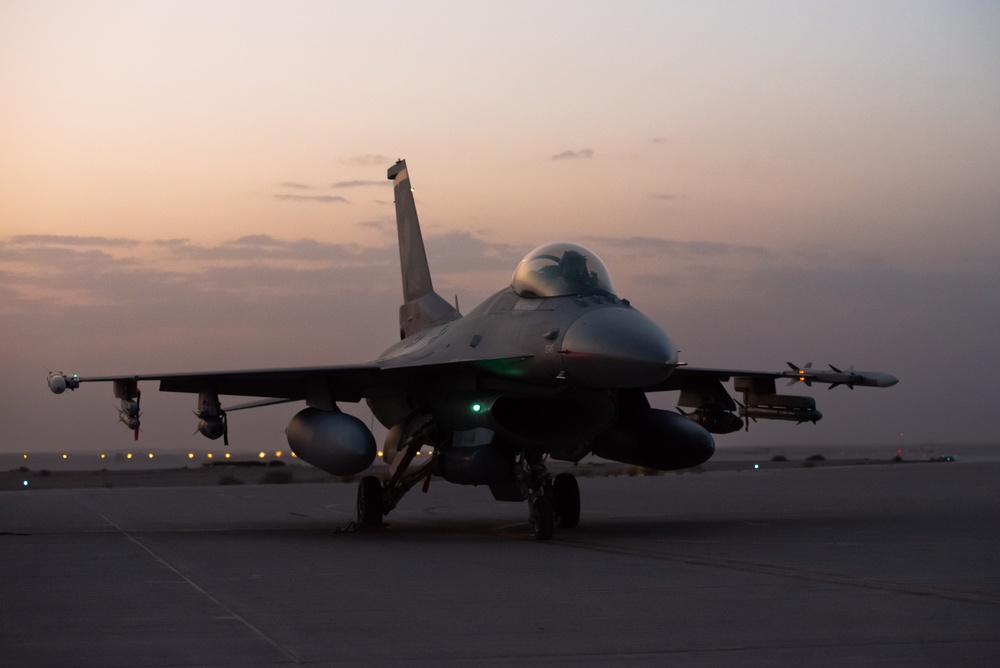 125th EFGS conducts hot pit refueling