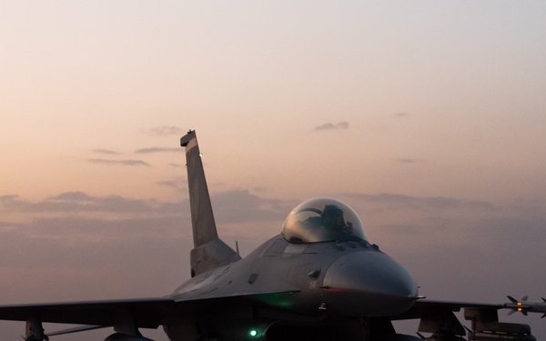 125th EFGS conducts hot pit refueling