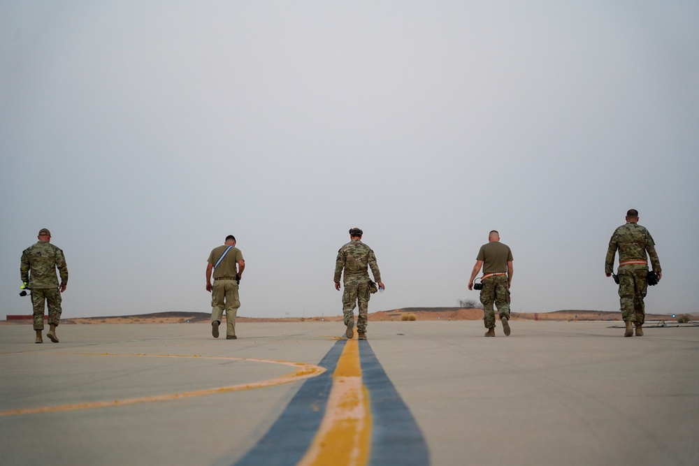 125th EFGS conducts hot pit refueling