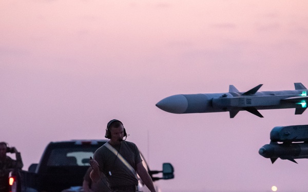 125th EFGS conducts hot pit refueling