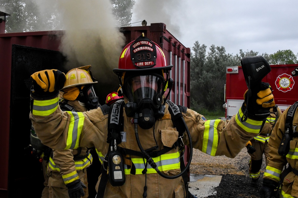 319th Reconnaissance Wing leadership experience live fire training