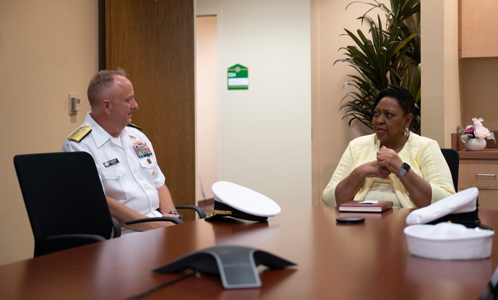 Acting Surgeon General of the Navy visits Xavier University of Louisiana, College of Pharmacy